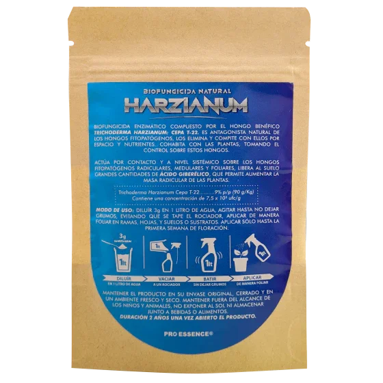 Bolsa de biofungicida natural Harzianum 30g, instrucciones de uso en etiqueta azul, fondo negro