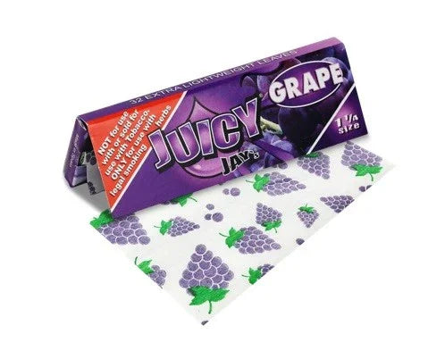 Papelillo sabor uva Juicy Jay’s 1 1/4 con diseño de racimos de uva, pack violeta.