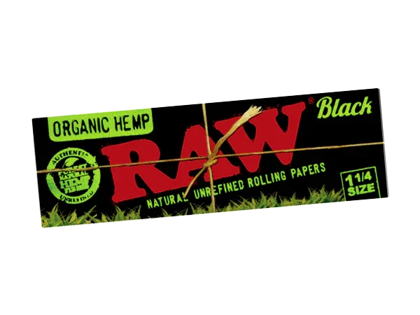 Papelillos RAW Black de cáñamo orgánico tamaño 1 1/4, empaque negro y verde.