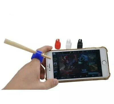 Soporte de silicona para cigarrillo en el dedo, usando celular, varios colores al fondo