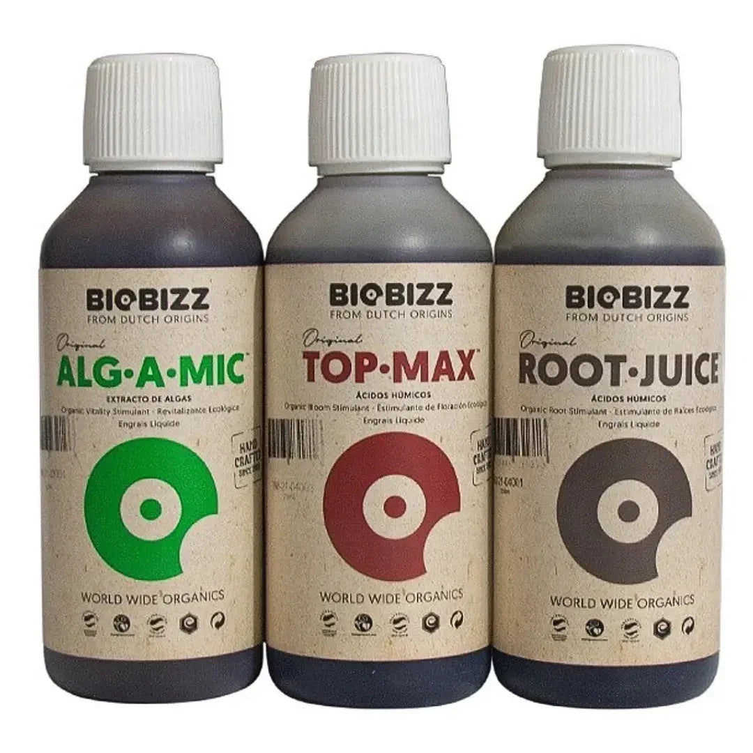 Pack de tres fertilizantes orgánicos líquidos BioBizz para cultivo indoor, visible ALG-A-MIC, TOP-MAX y ROOT-JUICE.