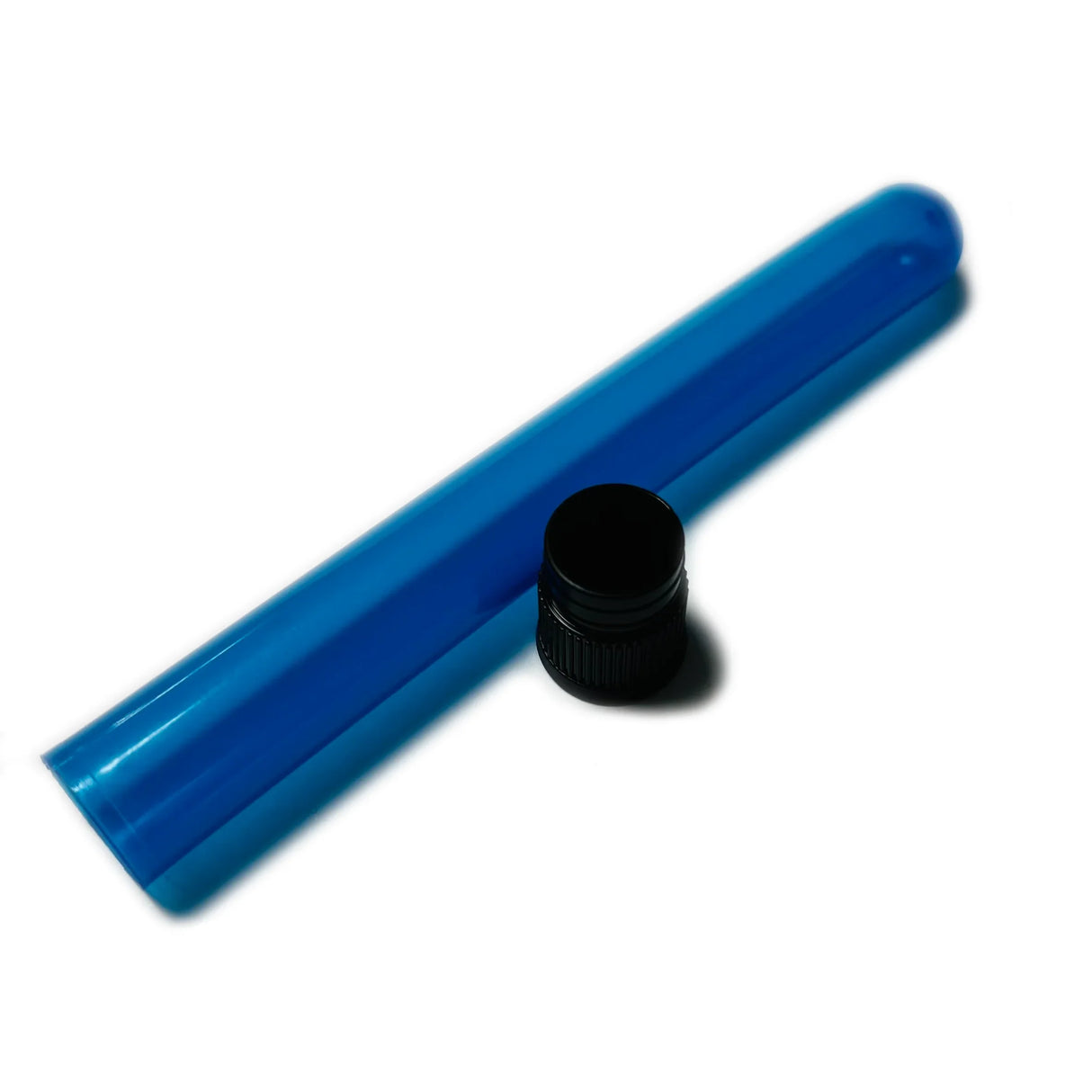 Tubo plástico azul porta joint con tapa negra, fondo blanco, accesorio para almacenamiento.