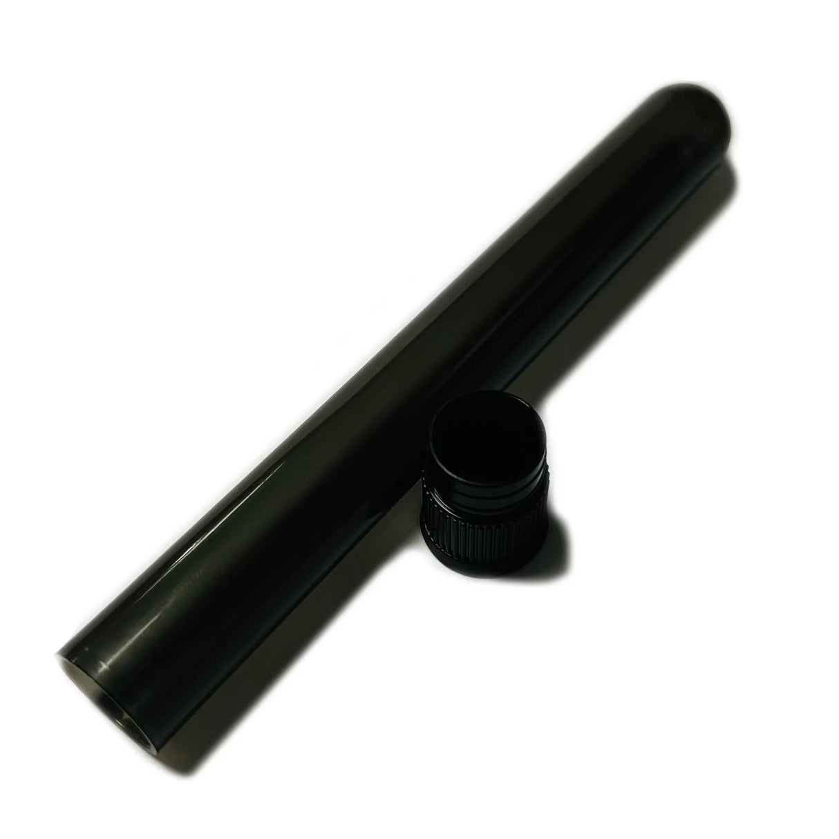 Tubo plástico negro porta joint con tapa rosca, 12 cm, fondo blanco, accesorio de cultivo